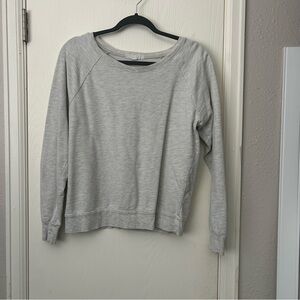 Women’s Gray Long Sleeve Sweatshirt